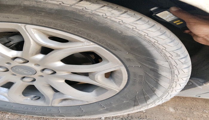 2014 Ford Ecosport TITANIUM 1.5L DIESEL, Diesel, Manual, 1,30,545 km, tyre