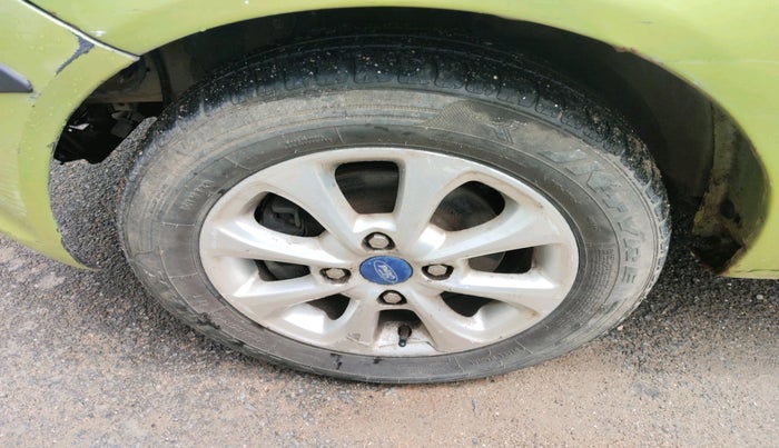 2012 Ford Figo TITANIUM 1.2 PETROL, Petrol, Manual, 88,869 km, tyre