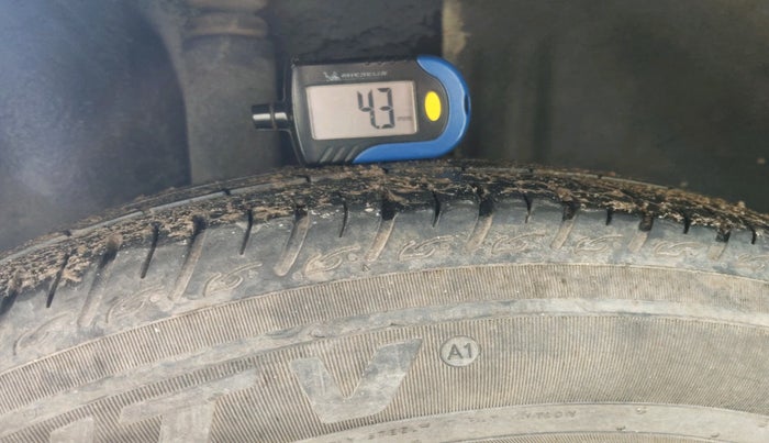 2012 Ford Figo TITANIUM 1.2 PETROL, Petrol, Manual, 88,869 km, tyre