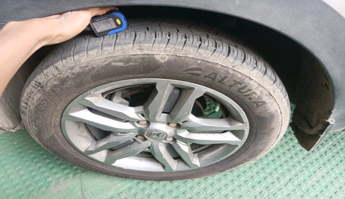 2021 Renault TRIBER RXZ AMT, Petrol, Automatic, 66,677 km, tyre