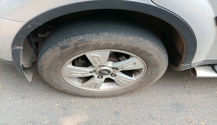 2013 Mahindra XUV500 W8, Diesel, Manual, 1,49,708 km, tyre