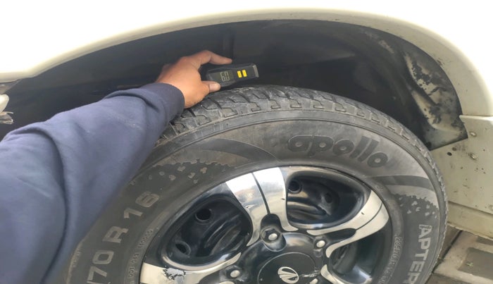 2010 Mahindra Scorpio SLE, Diesel, Manual, 1,38,468 km, tyre