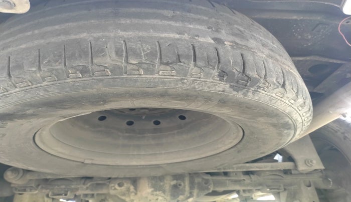 2010 Mahindra Scorpio SLE, Diesel, Manual, 1,38,468 km, tyre