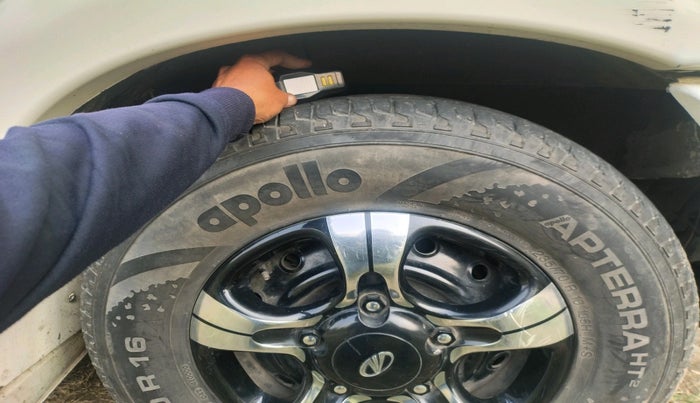 2010 Mahindra Scorpio SLE, Diesel, Manual, 1,38,468 km, tyre