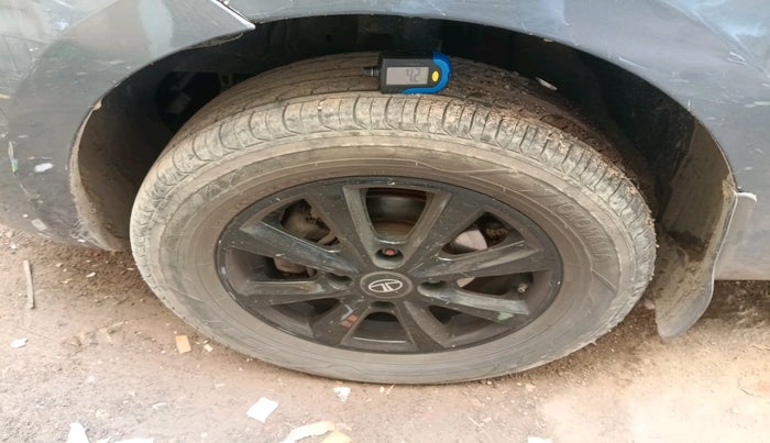 2014 Tata Indica Vista VX TECH QUADRAJET, Diesel, Manual, 1,35,488 km, tyre