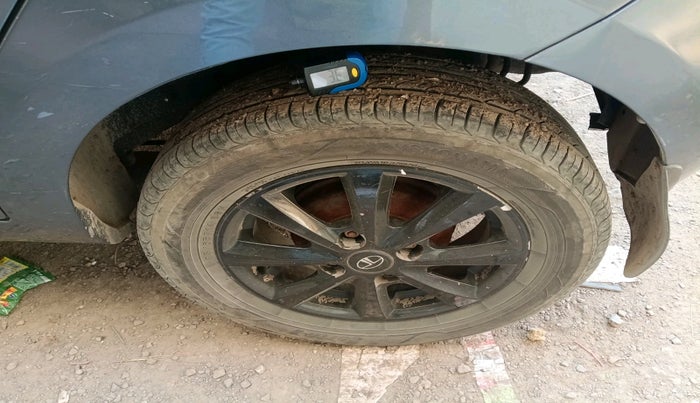 2014 Tata Indica Vista VX TECH QUADRAJET, Diesel, Manual, 1,35,488 km, tyre