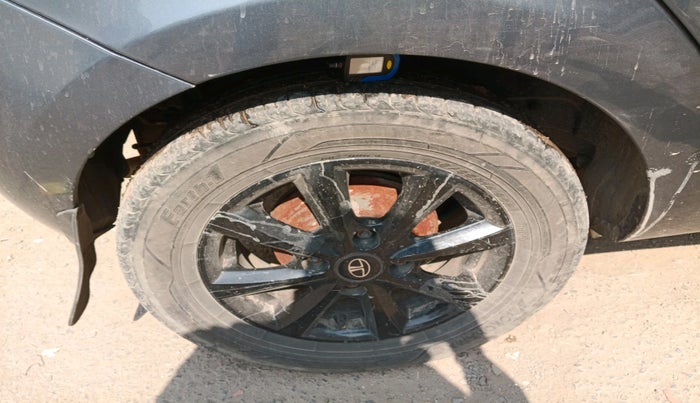 2014 Tata Indica Vista VX TECH QUADRAJET, Diesel, Manual, 1,35,488 km, tyre