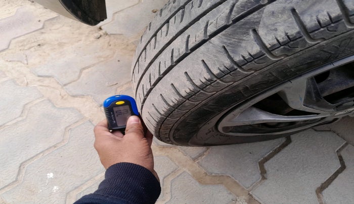 2015 Maruti Alto 800 LXI CNG, Petrol, Manual, 71,219 km, tyre