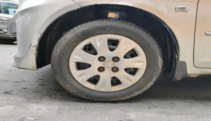 2013 Honda Brio S MT, Petrol, Manual, 49,375 km, tyre