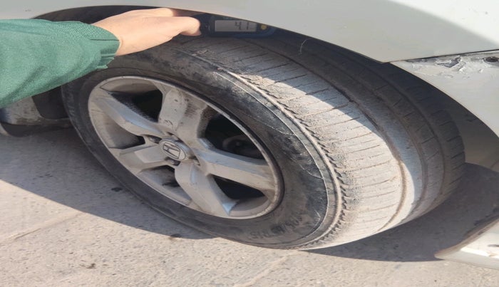 2012 Honda City 1.5L I-VTEC S MT, Petrol, Manual, 1,04,256 km, tyre