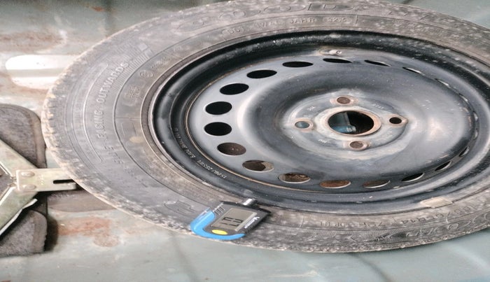 2015 Hyundai Xcent SX 1.2, Petrol, Manual, 70,044 km, tyre