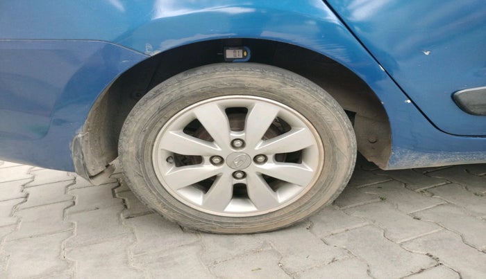 2015 Hyundai Xcent SX 1.2, Petrol, Manual, 70,044 km, tyre