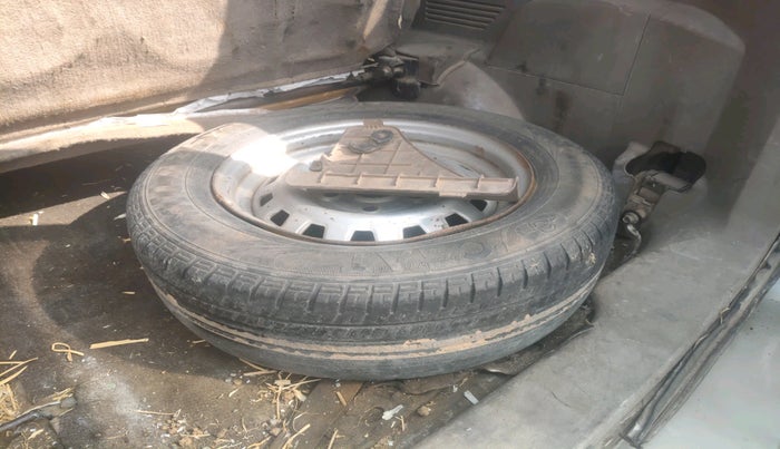 2013 Mahindra Xylo D2, Diesel, Manual, 1,57,305 km, tyre