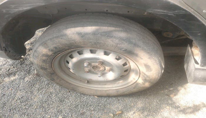 2013 Mahindra Xylo D2, Diesel, Manual, 1,57,305 km, tyre