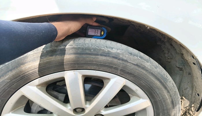 2010 Maruti SX4 ZXI, Petrol, Manual, 1,81,825 km, tyre