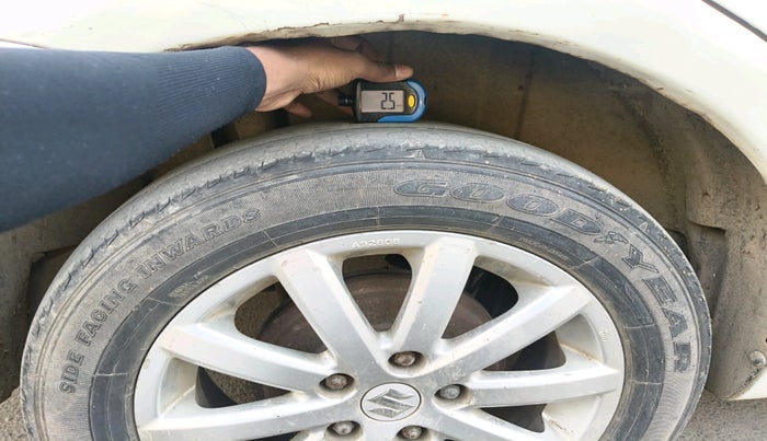 2010 Maruti SX4 ZXI, Petrol, Manual, 1,81,825 km, tyre