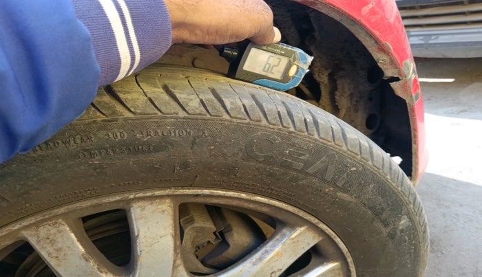 2012 Honda Brio V MT, Petrol, Manual, 44,081 km, tyre