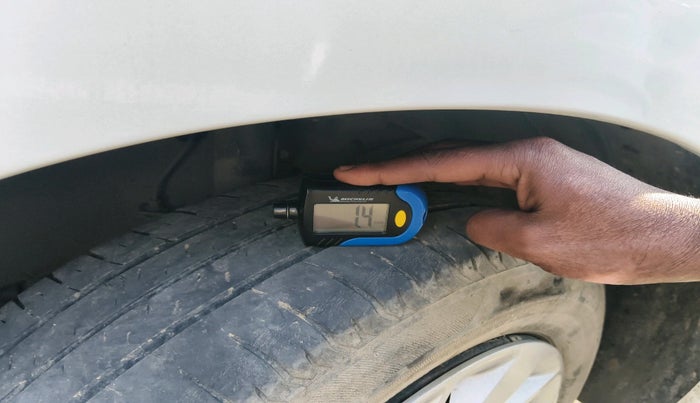 2019 Maruti Ertiga VXI SHVS, Petrol, Manual, 1,48,789 km, tyre