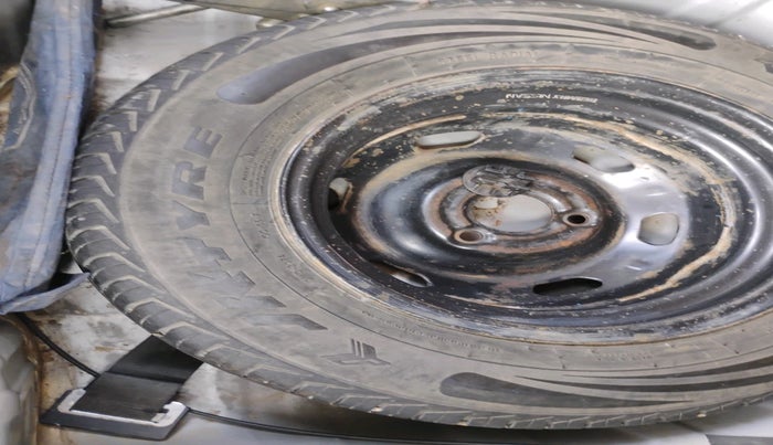 2018 Renault Kwid RXT 1.0 AMT (O), Petrol, Automatic, 76,124 km, tyre