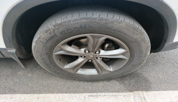 2020 Tata Harrier XZA 2.0L, Diesel, Automatic, 1,45,790 km, tyre