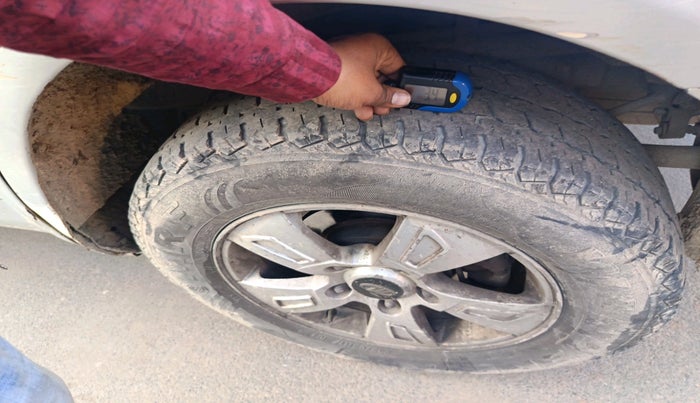 2015 Mahindra XUV500 W8, Diesel, Manual, 83,523 km, tyre