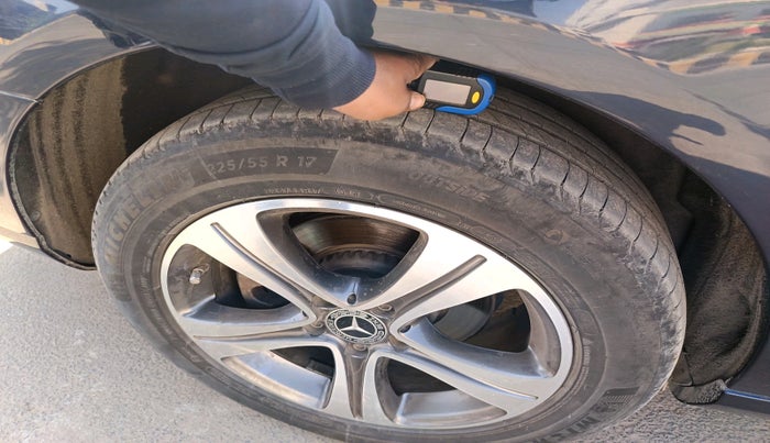 2019 Mercedes Benz E Class E 220 D, Diesel, Automatic, 61,866 km, tyre