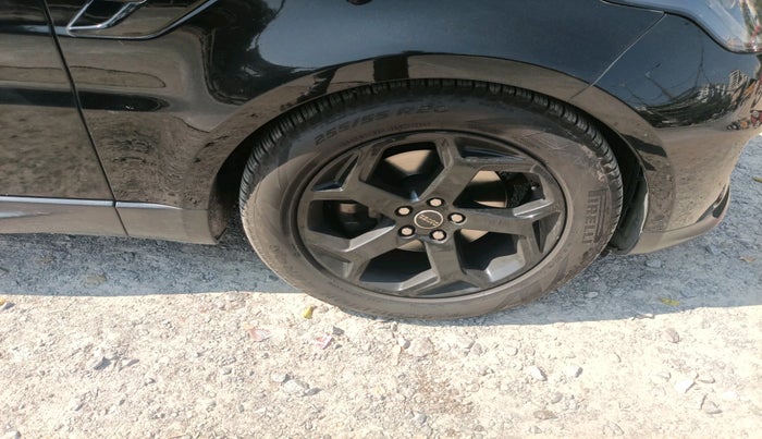 2018 Landrover Range Rover Sport SE 3.0 DIESEL, Diesel, Automatic, 1,07,099 km, tyre