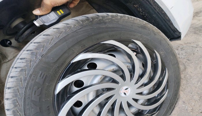 2014 Maruti Wagon R 1.0 LXI, Petrol, Manual, 1,35,224 km, tyre