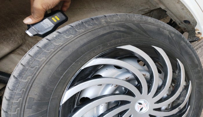 2014 Maruti Wagon R 1.0 LXI, Petrol, Manual, 1,35,224 km, tyre