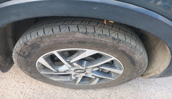 2022 Mahindra XUV300 W8 (O) 1.5 DIESEL AMT, Diesel, Automatic, 88,533 km, tyre