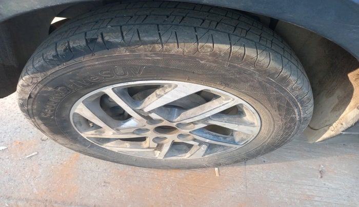 2022 Mahindra XUV300 W8 (O) 1.5 DIESEL AMT, Diesel, Automatic, 88,533 km, tyre