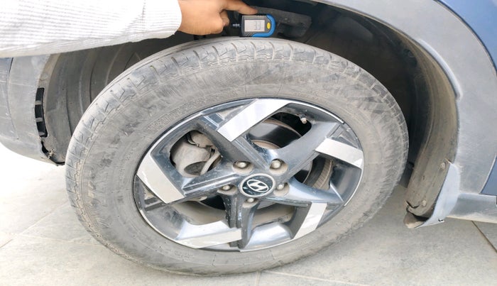 2021 Hyundai VENUE SX 1.5 CRDI, Diesel, Manual, 1,61,877 km, tyre