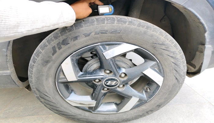 2021 Hyundai VENUE SX 1.5 CRDI, Diesel, Manual, 1,61,877 km, tyre