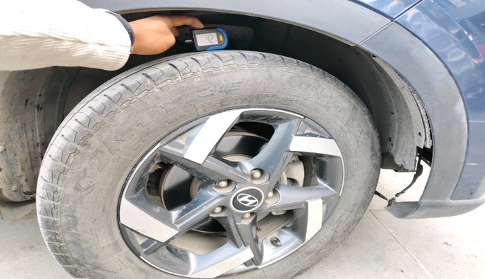 2021 Hyundai VENUE SX 1.5 CRDI, Diesel, Manual, 1,61,877 km, tyre