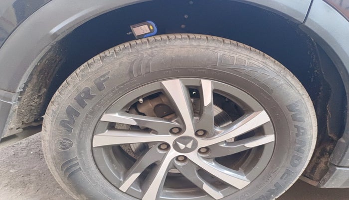 2022 Mahindra XUV700 AX 5 P MT 5 STR, Petrol, Manual, 42,442 km, tyre