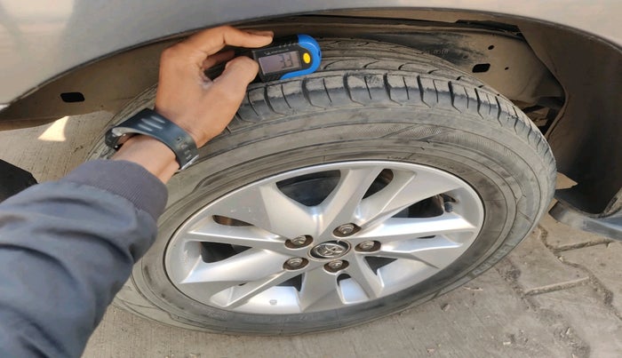 2018 Toyota Innova Crysta 2.4 VX 8 STR, Diesel, Manual, 58,429 km, tyre