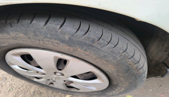 2012 Hyundai i10 MAGNA 1.2, Petrol, Manual, 1,08,092 km, tyre