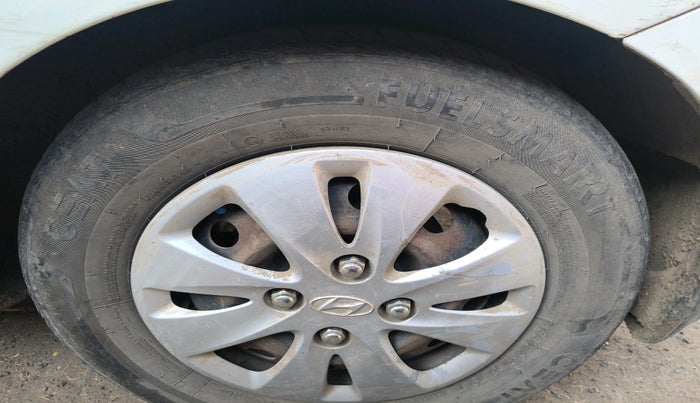 2012 Hyundai i10 MAGNA 1.2, Petrol, Manual, 1,08,092 km, tyre