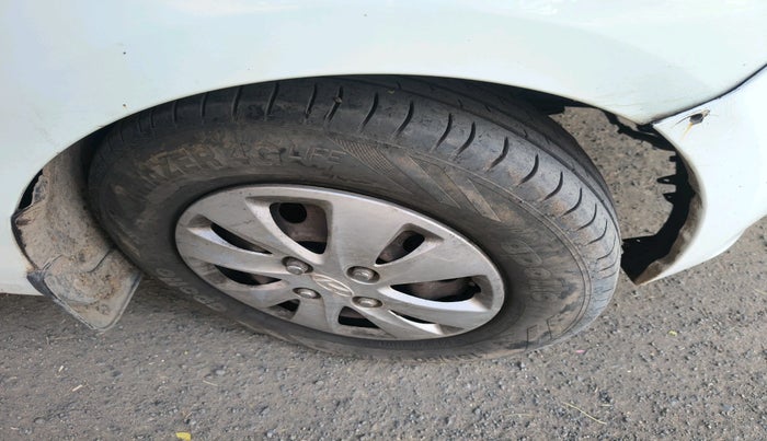 2012 Hyundai i10 MAGNA 1.2, Petrol, Manual, 1,08,092 km, tyre