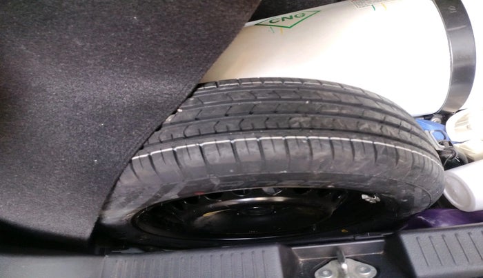 2022 Toyota Glanza G E-CNG, Petrol, Manual, 28,484 km, tyre