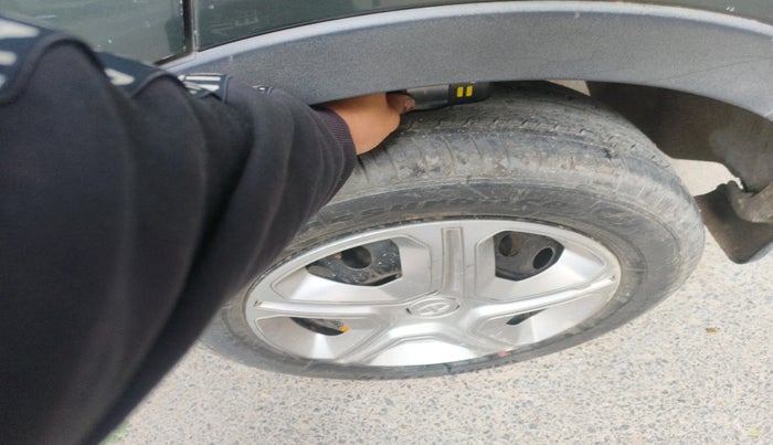 2020 Tata NEXON XZ PETROL, Petrol, Manual, 85,225 km, tyre