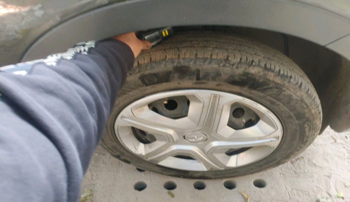 2020 Tata NEXON XZ PETROL, Petrol, Manual, 85,225 km, tyre