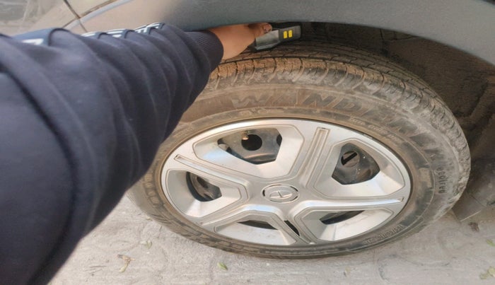 2020 Tata NEXON XZ PETROL, Petrol, Manual, 85,225 km, tyre