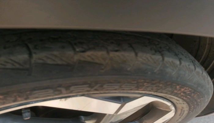 2021 Hyundai ALCAZAR 1.5 SIGNATURE MT 6STR, Diesel, Manual, 92,643 km, tyre