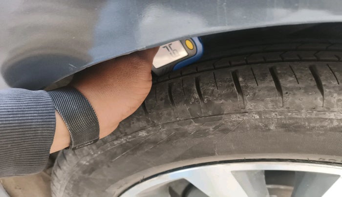 2014 Hyundai Verna FLUIDIC 1.6 VTVT SX OPT, Petrol, Manual, 69,614 km, tyre