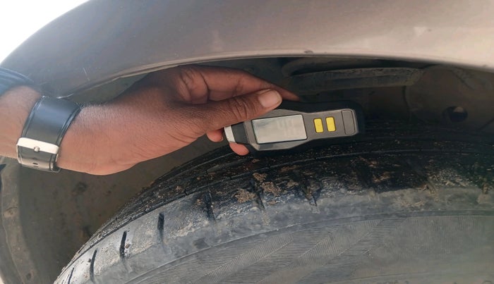 2011 Skoda Superb ELEGANCE 1.8 TSI AT, Petrol, Automatic, 95,088 km, tyre