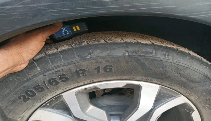 2018 Honda WR-V 1.5L I-DTEC VX MT, Diesel, Manual, 2,11,555 km, tyre