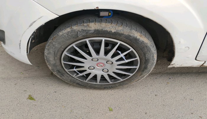 2010 Ford Figo ZXI 1.2 PETROL, Petrol, Manual, 73,159 km, tyre