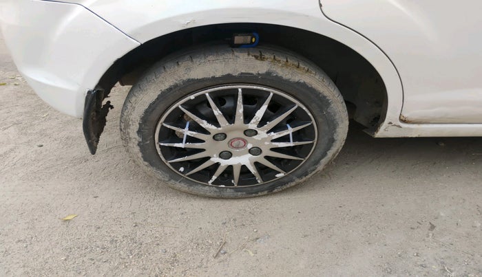 2010 Ford Figo ZXI 1.2 PETROL, Petrol, Manual, 73,159 km, tyre