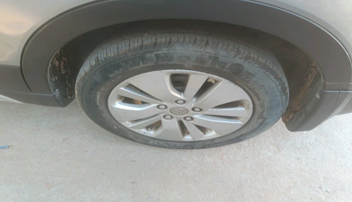 2015 Maruti S Cross ALPHA 1.3, Diesel, Manual, 1,44,831 km, tyre